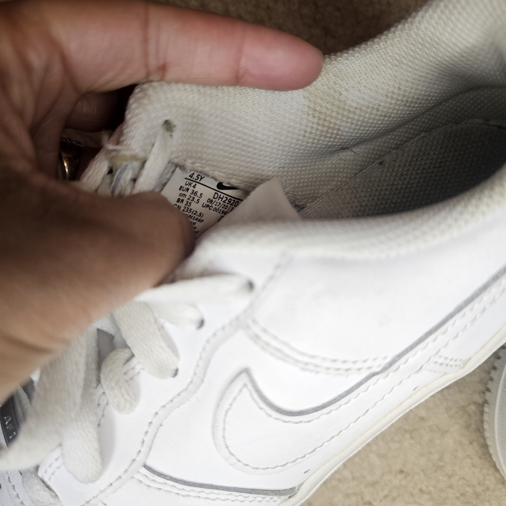 Nike Air Force 1's Size 4.5Y - Picture 4 of 4